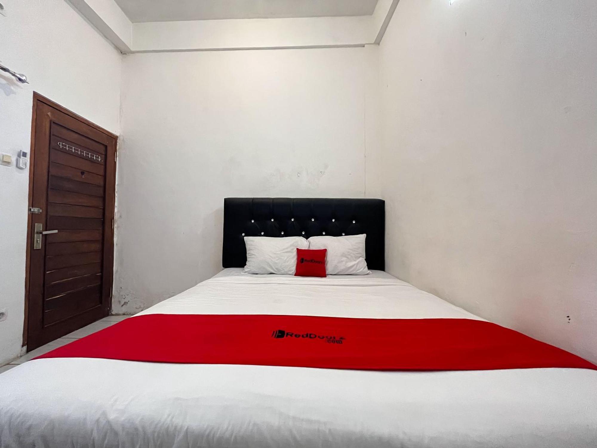 Reddoorz Syariah At Falisha Umy Ngabean Exterior photo